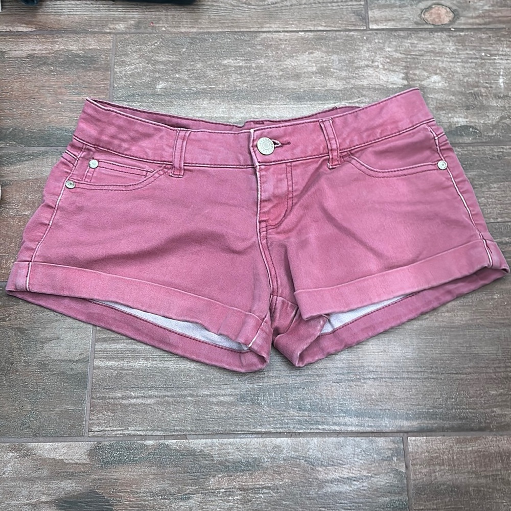 Celebrity pink. Size 3 (Juniors)